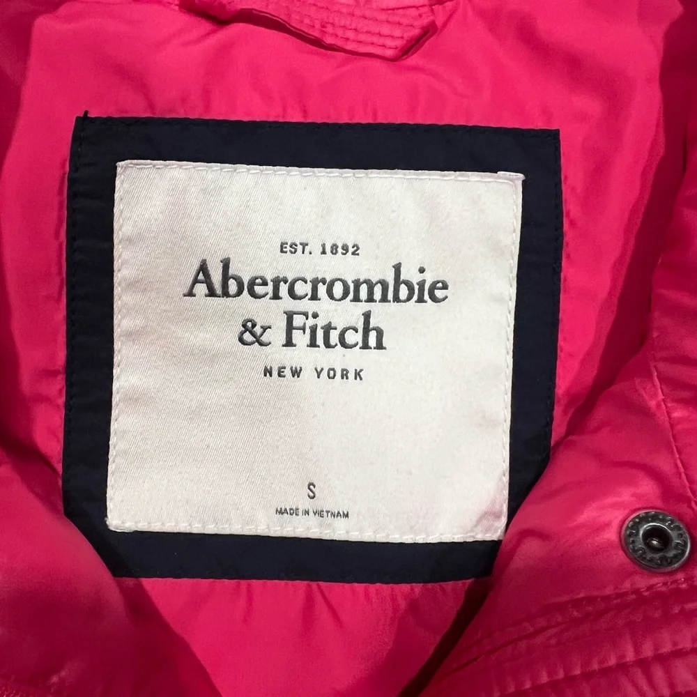 Abercrombie & Fitch Bright Pink Puffer Vest - Picture 4 of 5